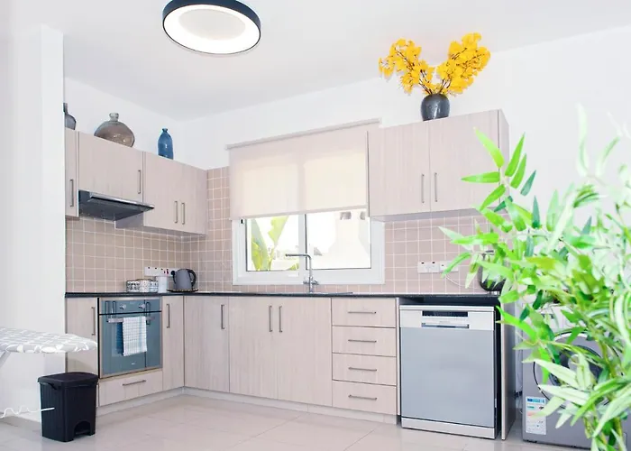 Nissini Nero, 3 Bedroom With Private Pool, 5 Min To The *