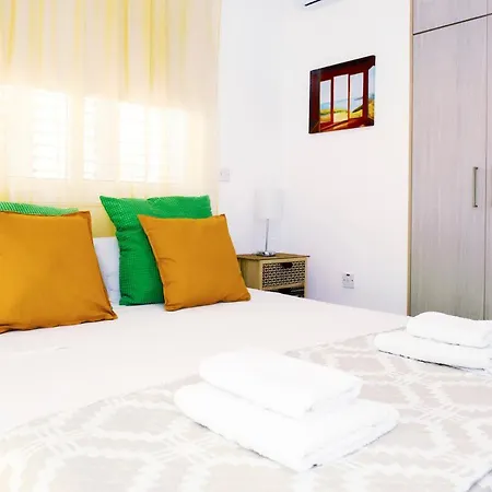 别墅 Nissini Nero, 3 Bedroom With Private Pool, 5 Min To The 圣纳帕
