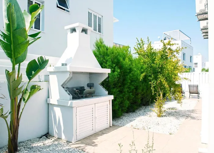 Nissini Nero, 3 Bedroom With Private Pool, 5 Min To The *