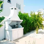 Nissini Nero, 3 Bedroom With Private Pool, 5 Min To The *