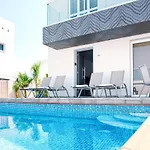 Nissini Nero, 3 Bedroom With Private Pool, 5 Min To The 圣纳帕