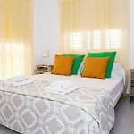 Nissini Nero, 3 Bedroom With Private Pool, 5 Min To The 圣纳帕