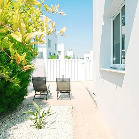 别墅 Nissini Nero, 3 Bedroom With Private Pool, 5 Min To The 圣纳帕